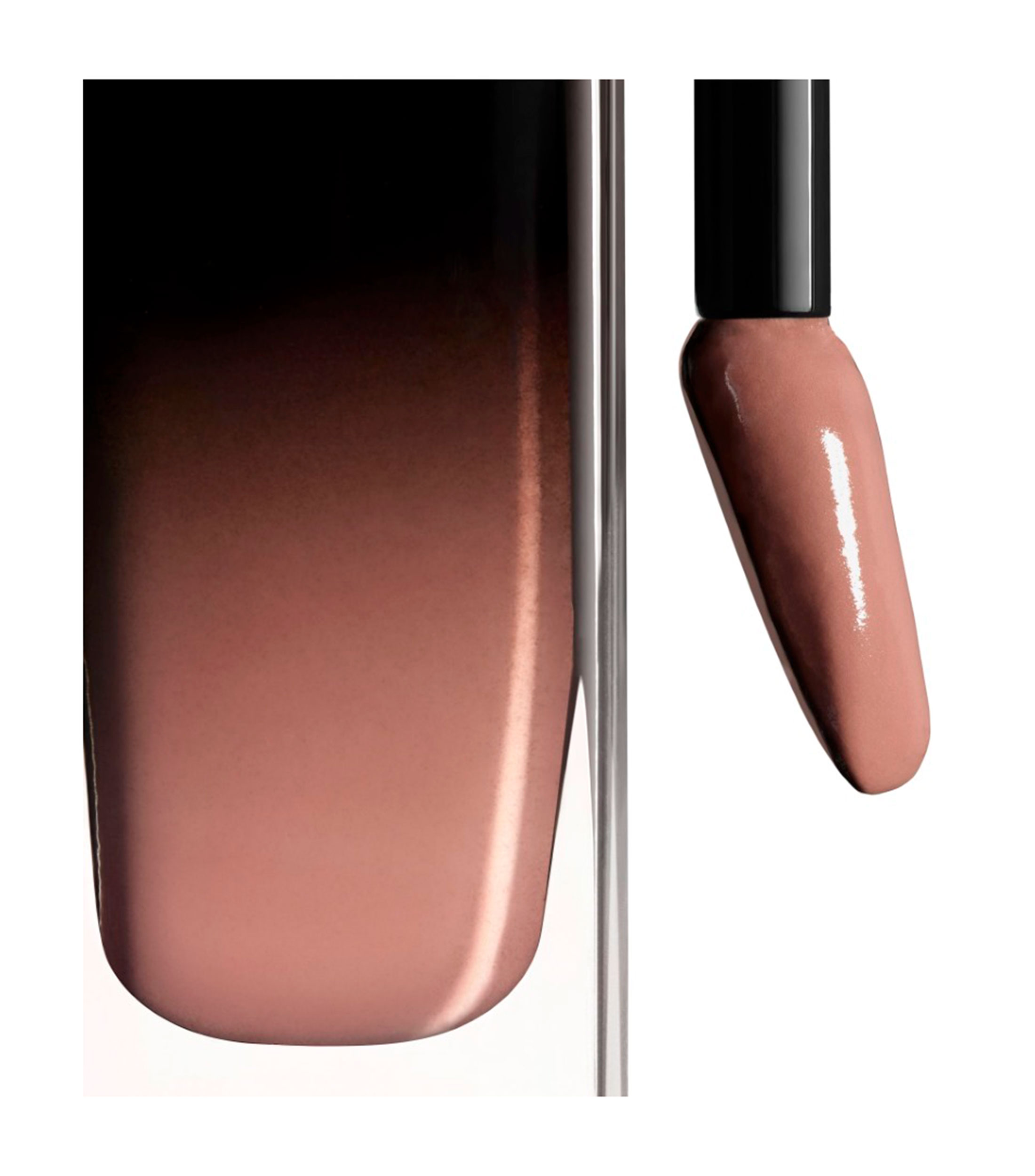 LA BARRA DE LABIOS LÍQUIDA BRILLANTE DE LARGA DURACIÓN